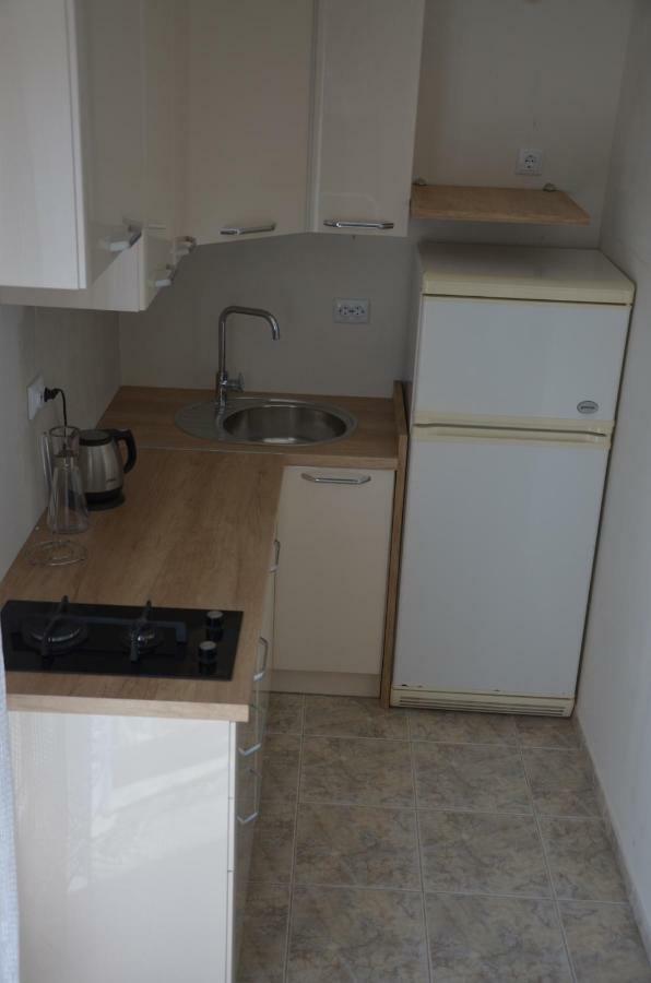 Jure Apartment *